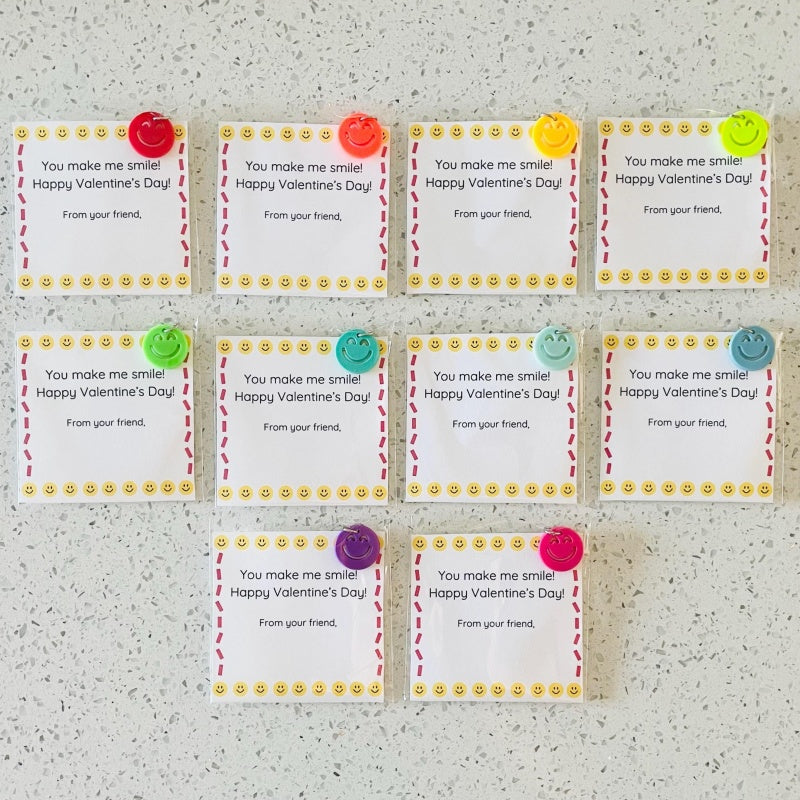 25 Pack of Smiley Keychains Valentine’s Exchange Favors