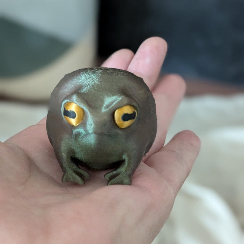 Judgmental Frog Desk Buddy